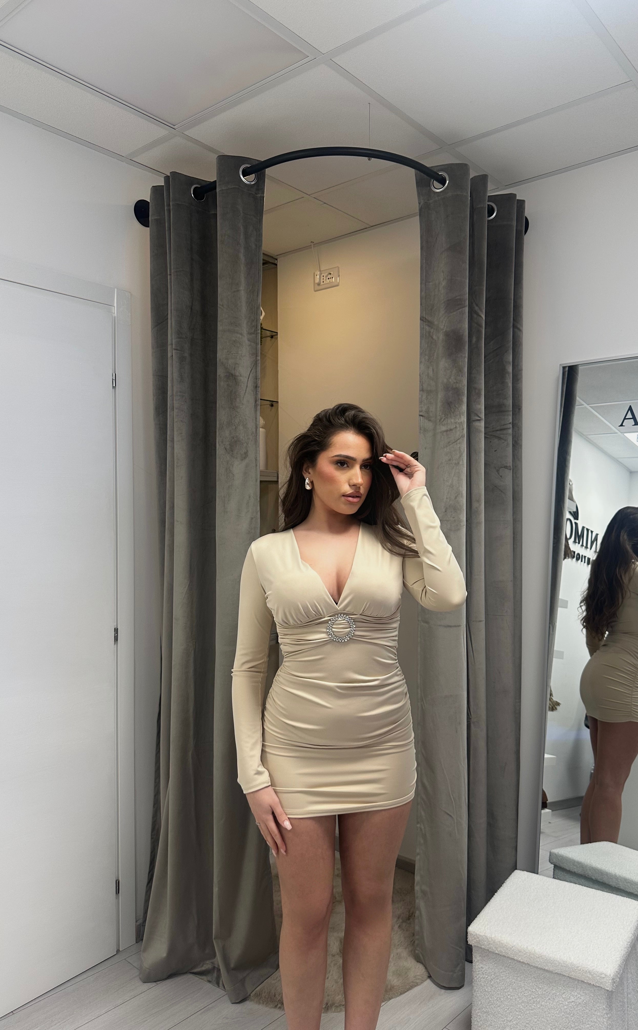 VESTITO AURA