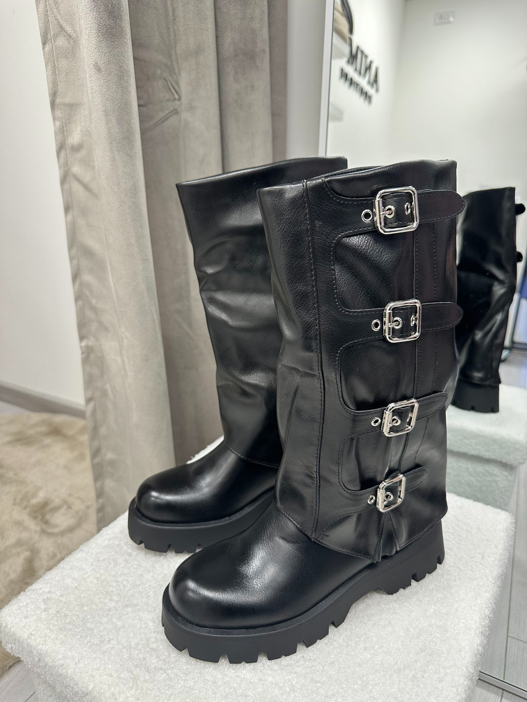 STIVALE NERO CINTURINO