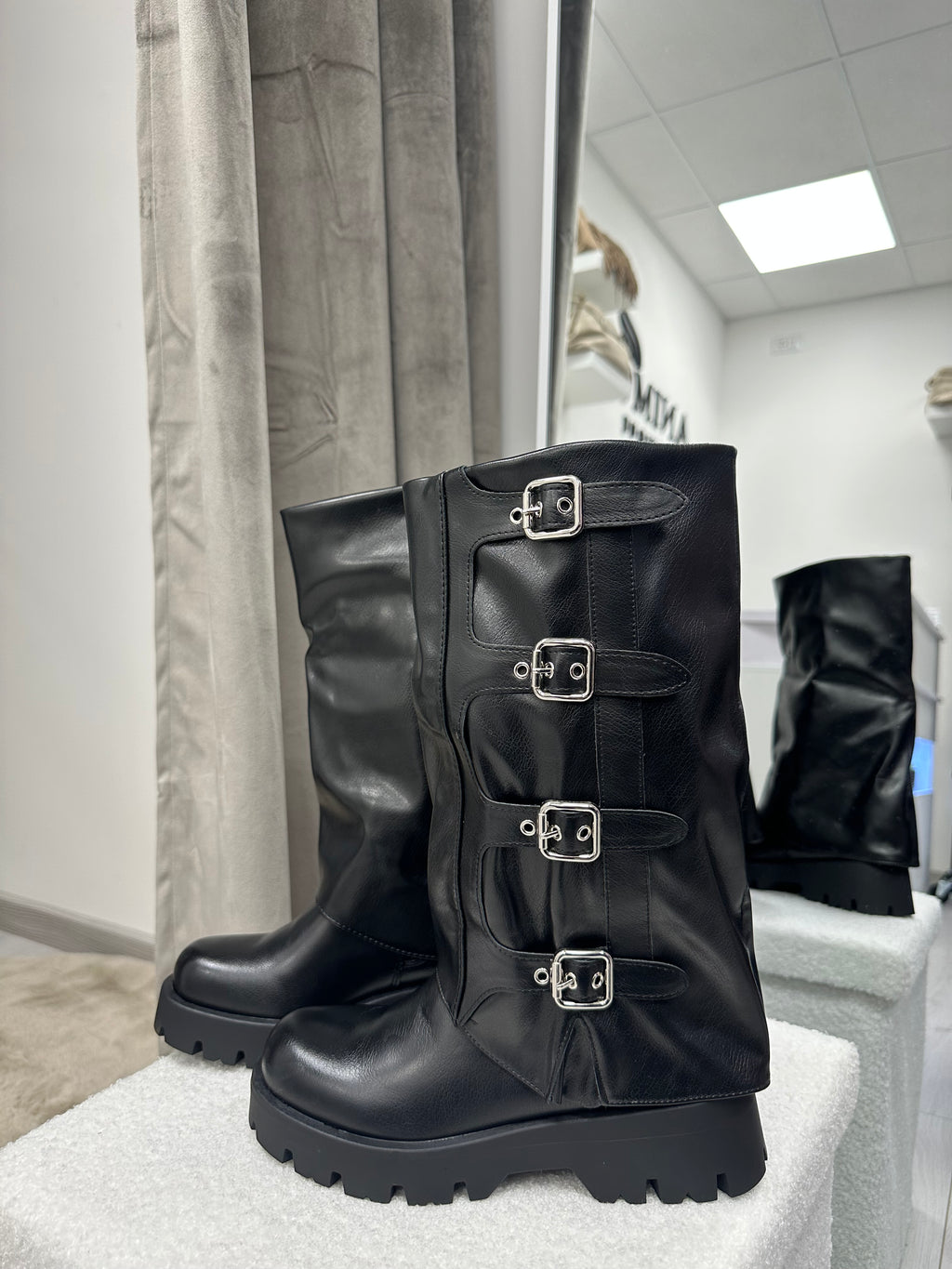 STIVALE NERO CINTURINO